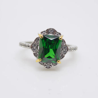 Exquisite Emerald Cubic Zirconia Silver Ring